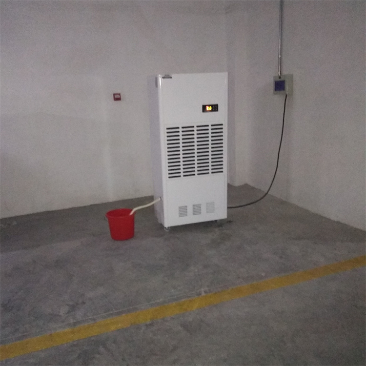 杞縣雨季潮濕天氣怎么除濕？配置抽濕機(jī)